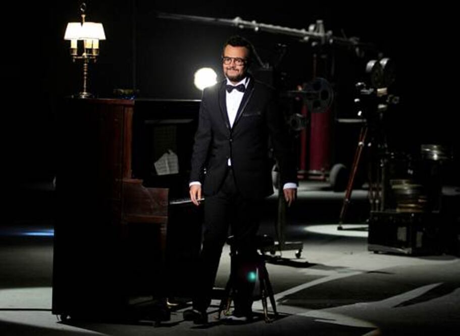 Aleks Syntek hace reír a Cantinflas