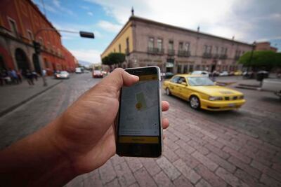 Para febrero, taxis ejecutivos deben tener app