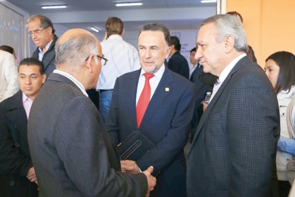 Ex gobernador alerta de crisis en partidos