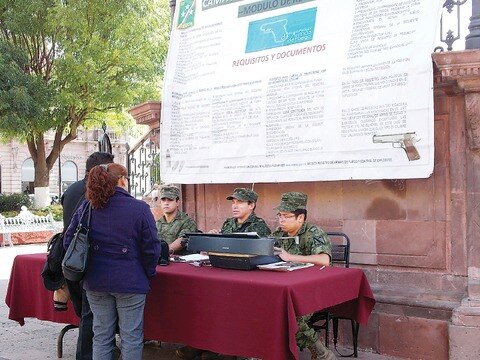 Se canjearán armas por efectivo