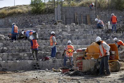 Trabajadores de la construcción seguirán usando cubrebocas