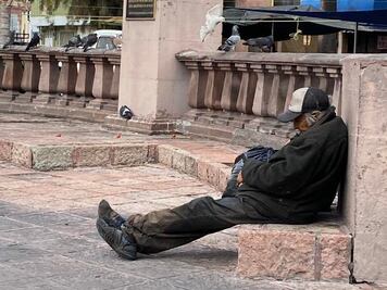 Analizan dar alojamiento temporal a indigentes