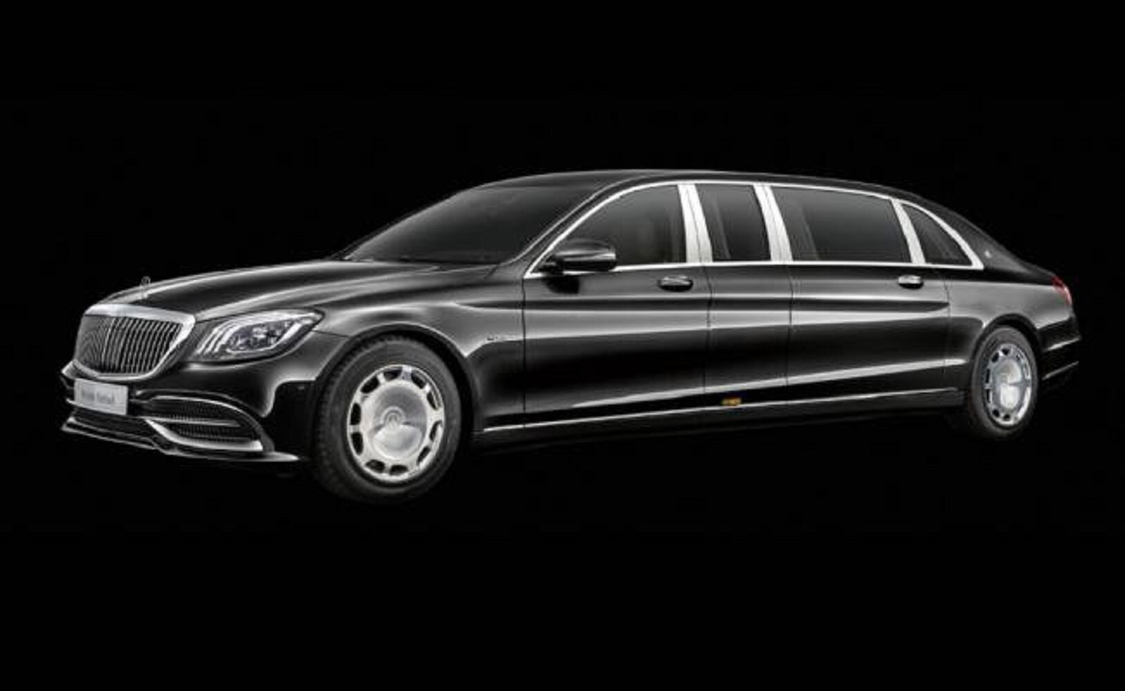 Mercedes Benz Maybach Pullman: Un auto de medio millon de euros