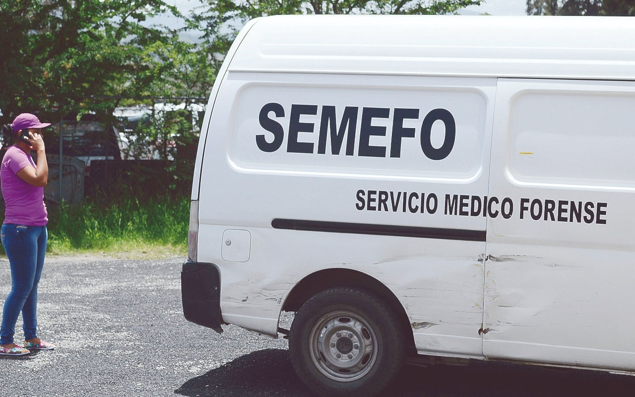 Madre halla a sus hijos muertos y un arma en su casa en Sinaloa; los cuerpos tenían golpes