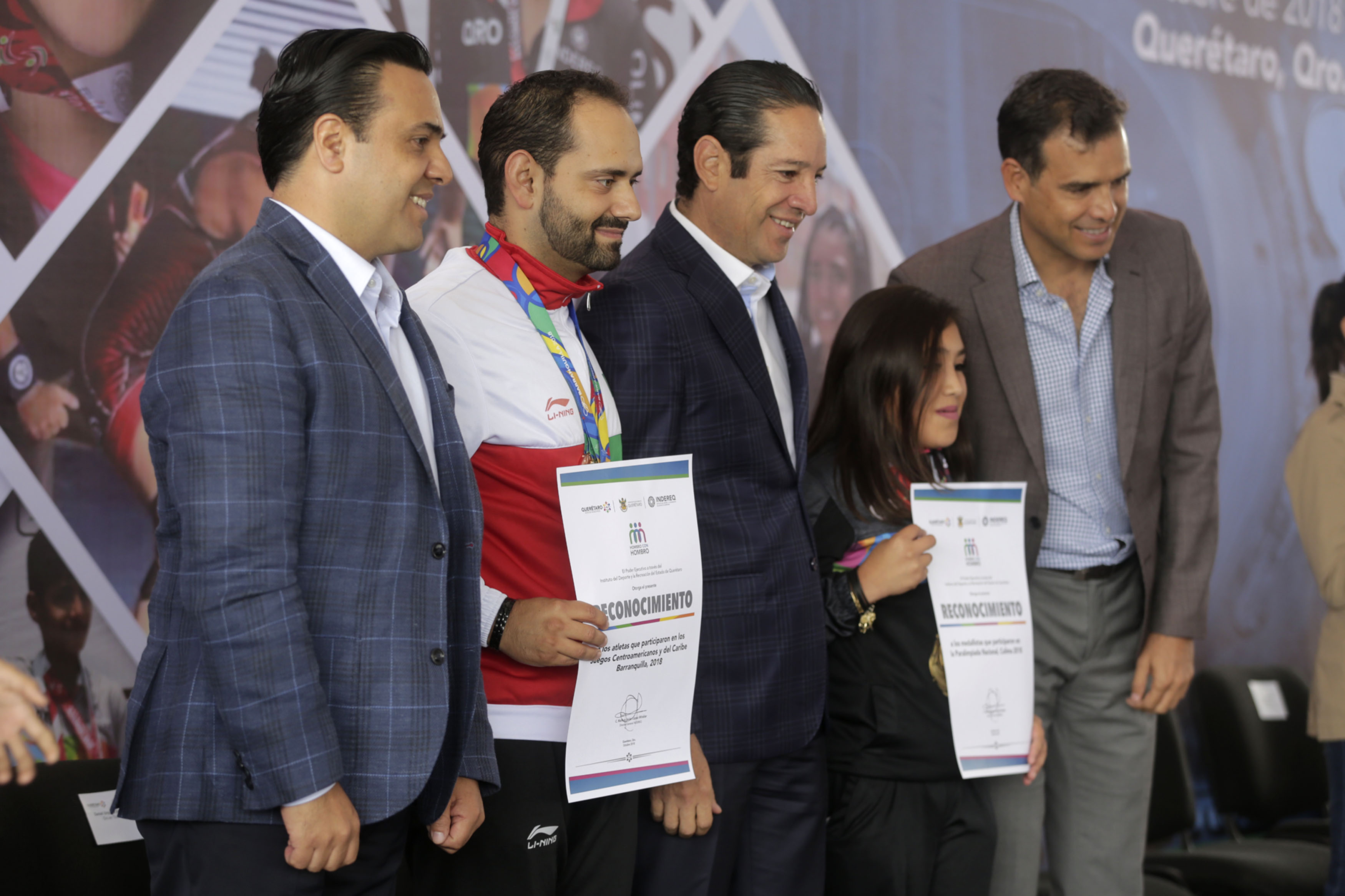 "Deportistas, orgullo y ejemplo para Querétaro": Domínguez Servién