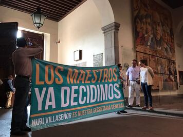 Docentes del SUPAUAQ realizan protesta