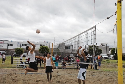 Avanza voleibol de sala y playa