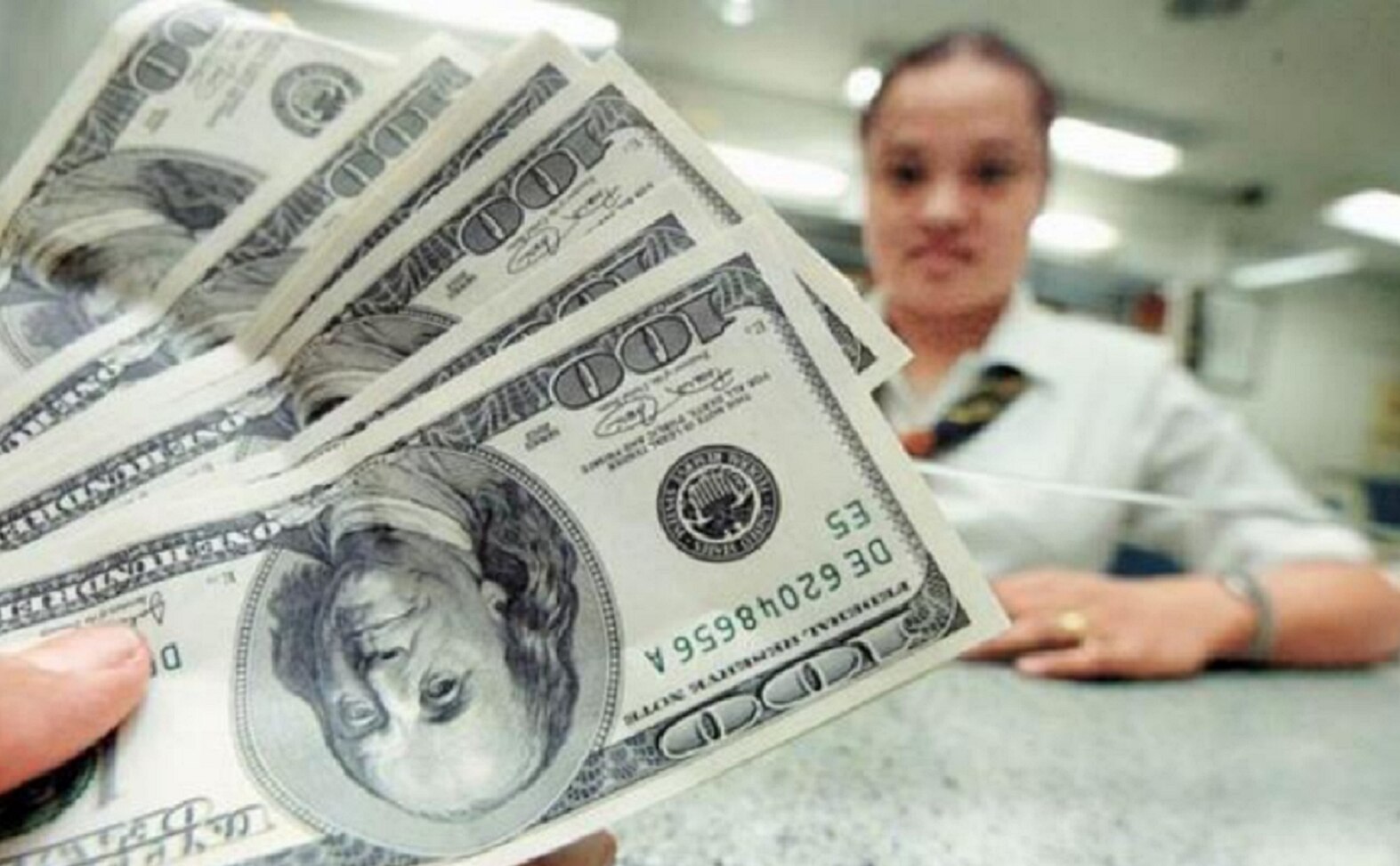 Dólar abre al alza; se cotiza en $20.05