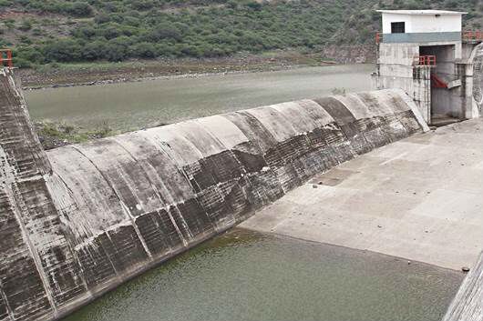 Presas, al 64% de su capacidad