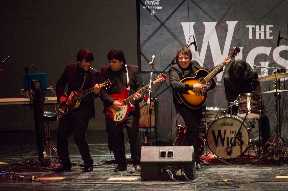 Los Músicos trajeron de vuelta la esencia de John, Paul, George y Ringo en un concierto que reunió a público de todas las edades. / Foto: Mitzi Olvera