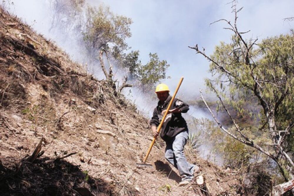 Aún sin control, incendio en Mesa del Platanito: UEPC