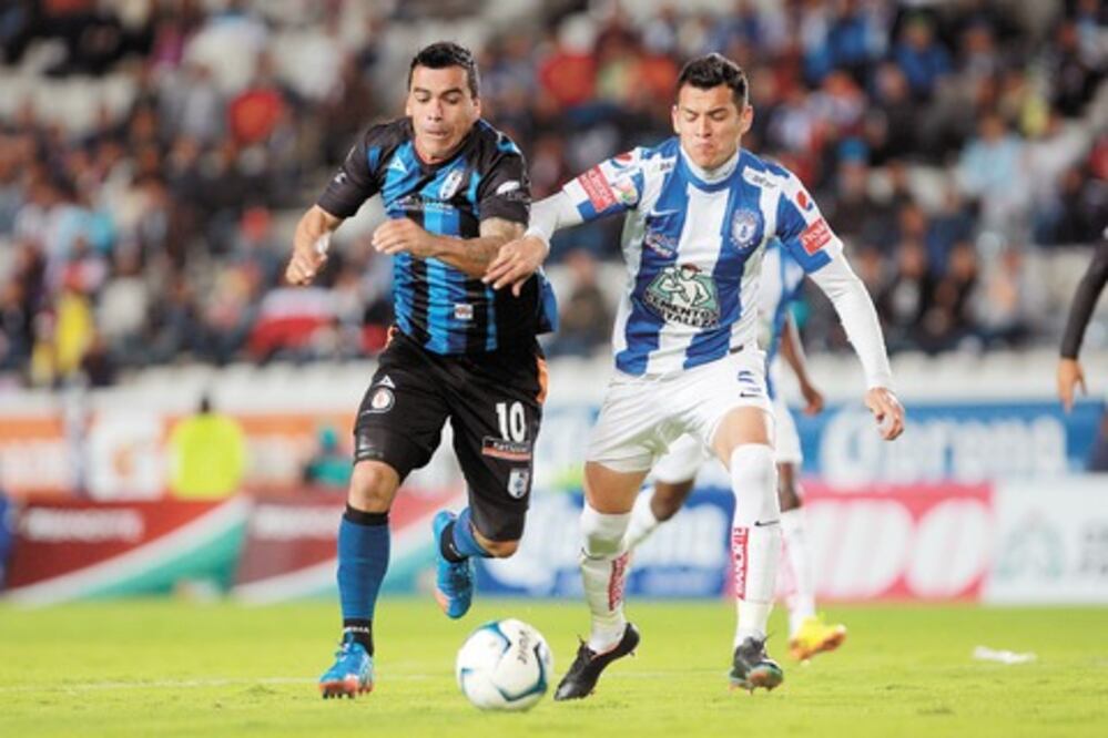 Me voy triste: Esteban Paredes