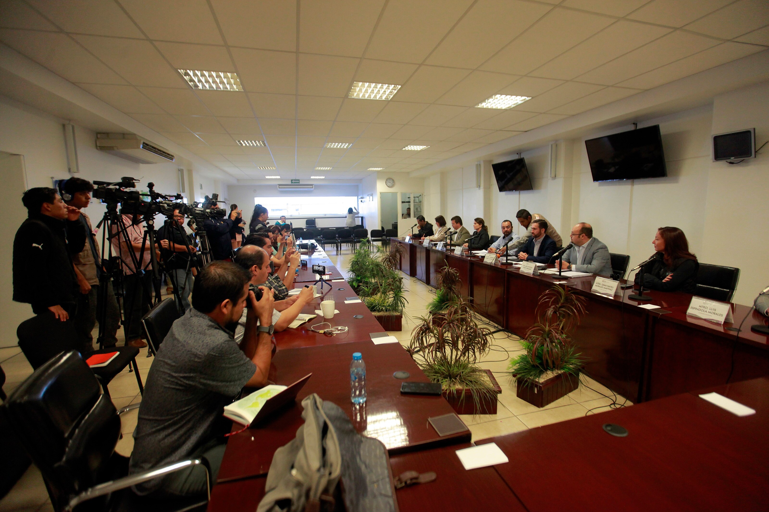 Se estima que el conteo termine en las últimas horas de este viernes o en las primeras del sábado / Foto: César Gómez