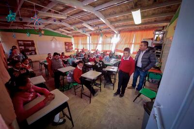 Volverán profesores cesados a las escuelas