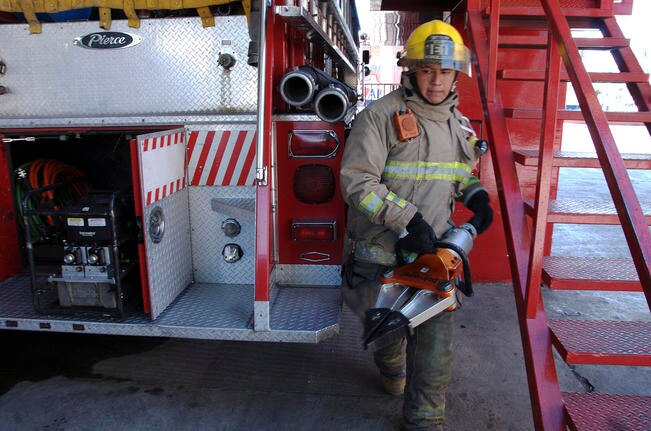 Pide gobernador a Finanzas aumente apoyo a bomberos
