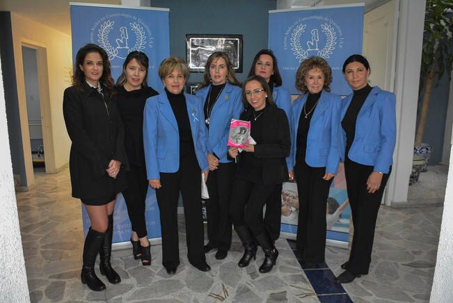 Jorge Vergara da la mano a Damas Azules