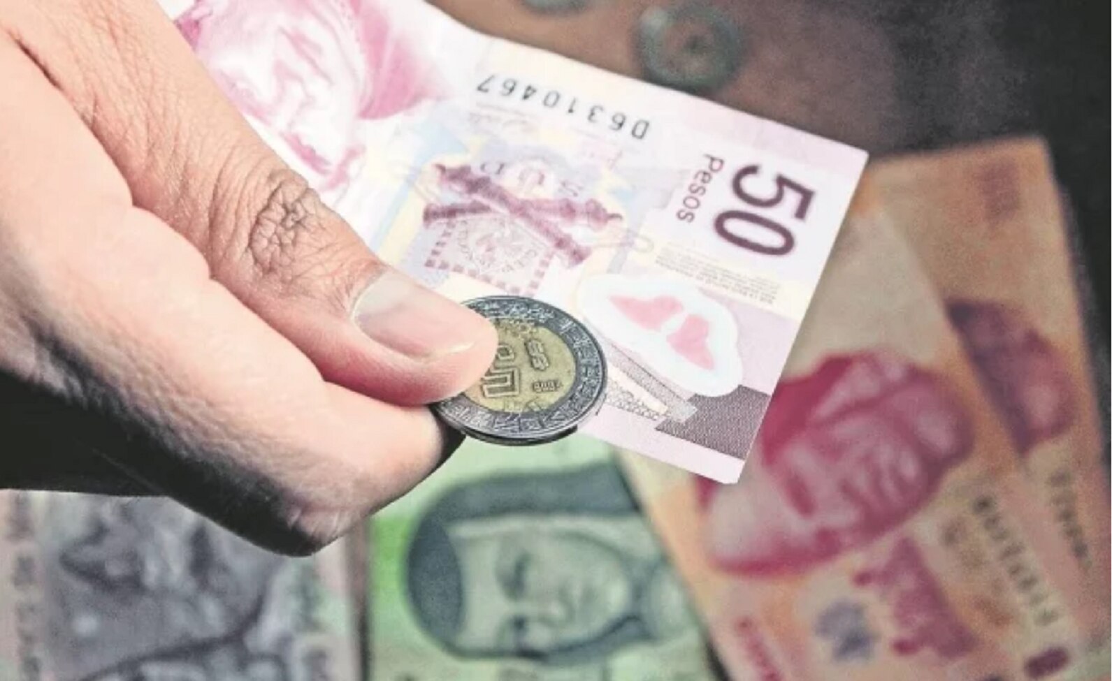Economía mexicana cayó en recesión técnica; Inegi corrige datos del PIB