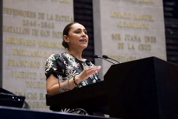 Urge Abigail Arredondo a la federación a atender la carretera 57