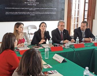 Firman convenio  en  favor  de Conalep