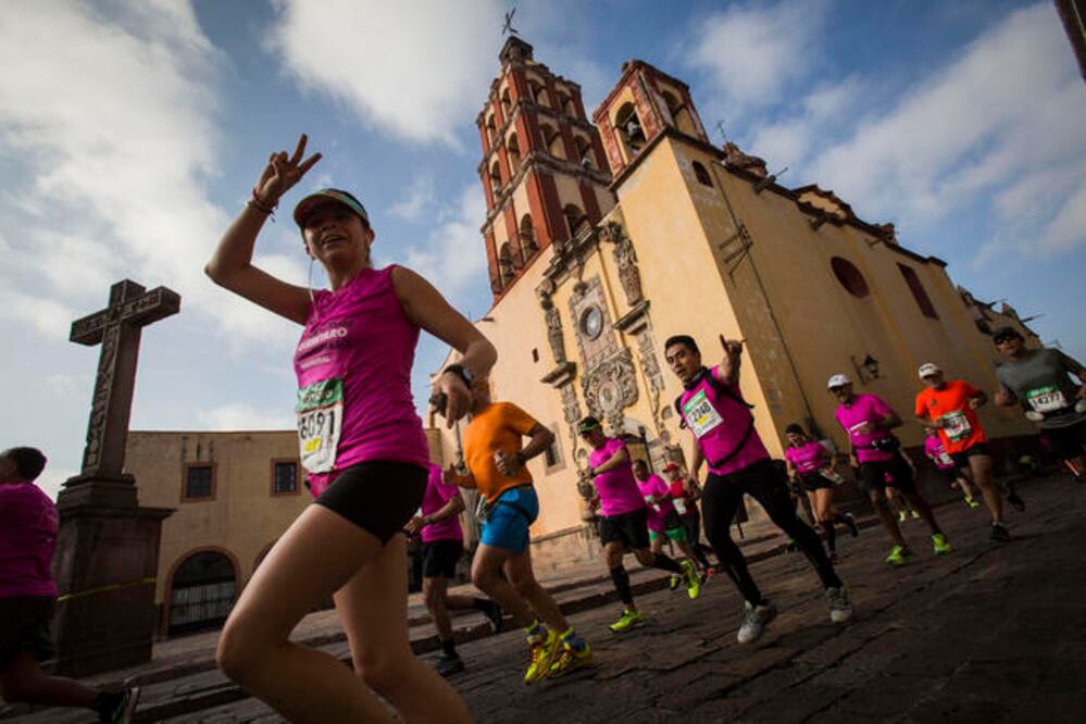 Las inscripciones se dividieron en nueve mil lugares gratuitos para corredores residentes de Querétaro, más cuatro mil lugares para participantes no residentes del estado, con una cuota de 550 pesos. (DEMIAN CHÁVEZ. EL UNIVERSAL)