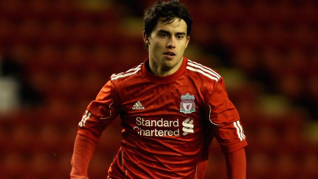 Multan a jugador por llamar 'gay' a compañero