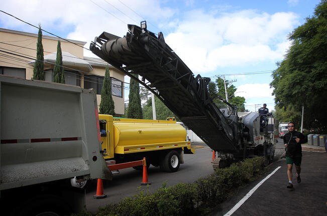 EL parque Carretas fue entregado por el edil Marcos Aguilar Vega con la mejora de las áreas verdes, pista para trotar, y cambio de pasto, lo cual tuvo una inversión de 6.8 millones de pesos. (FOTOS: LUIS SÁNCHEZ. EL UNIVERSAL)