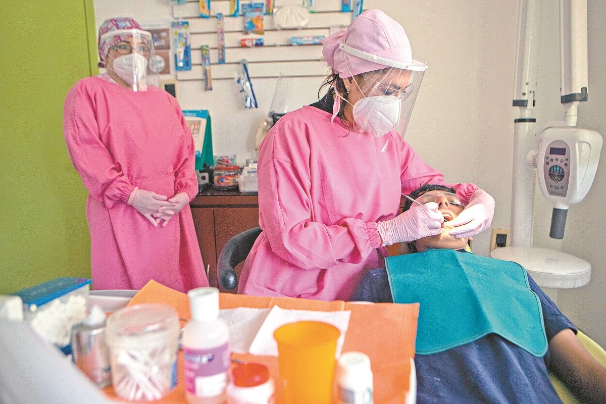 Ser dentista, una labor de alto riesgo en pandemia