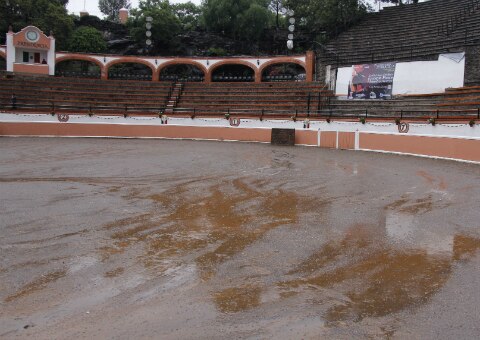 Suspenden corrida en Juriquilla por lluvia