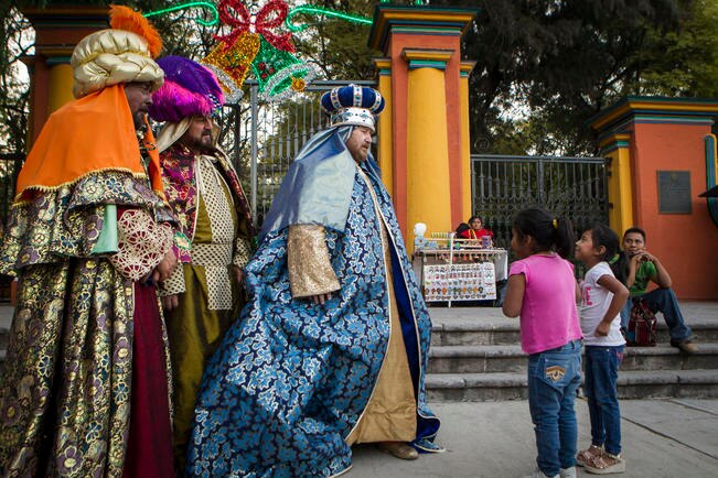 #NuestrasHistorias Los Reyes Magos se alistan para llevar regalos