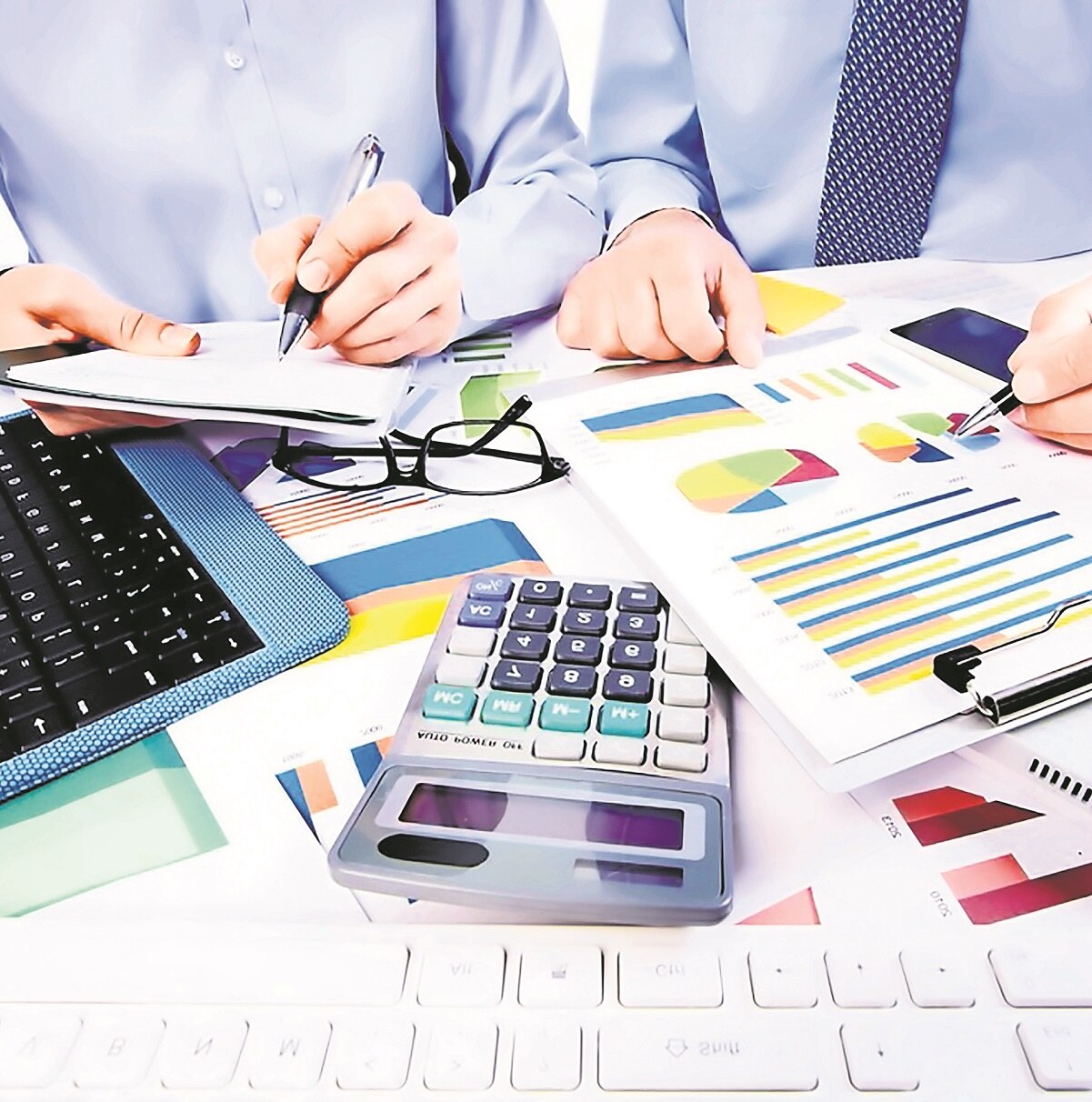 Casi la mitad de los contadores y fiscalistas "se encuentran rezagados" en Querétaro