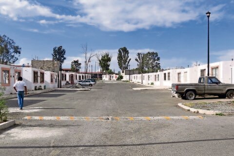 Tiene Infonavit déficit de vivienda económica