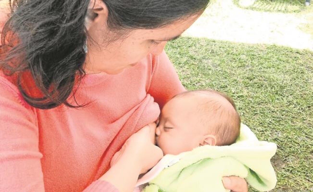 Solo uno de cada tres bebés mexicanos son alimentados con leche materna