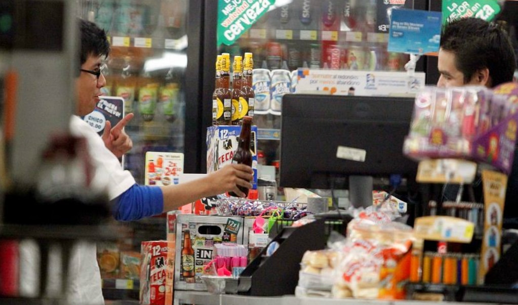 Reduce la venta de alcohol a menores en el estado