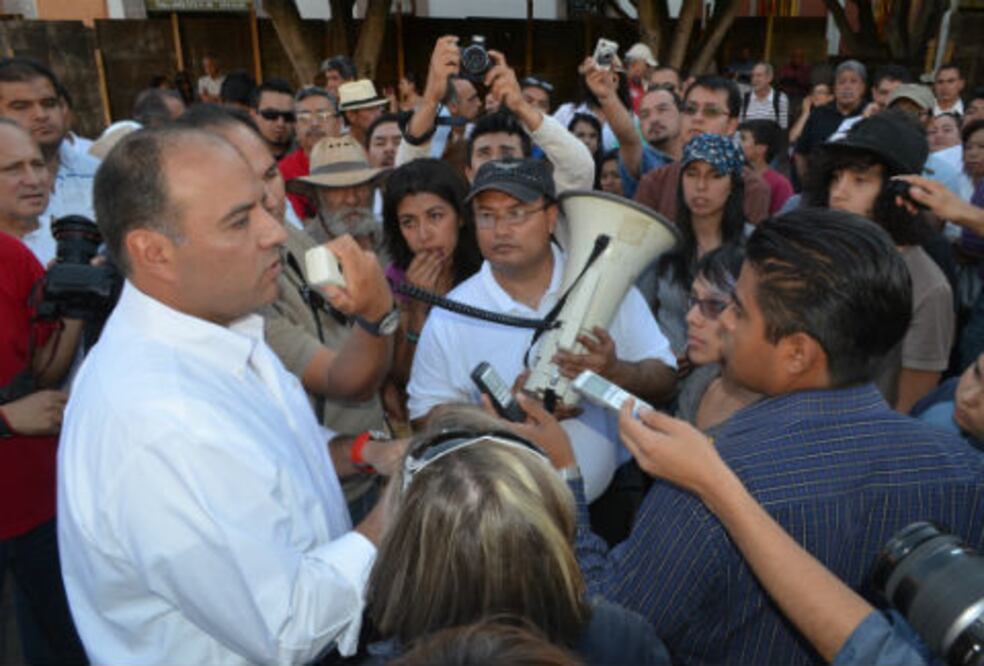 Escucha alcalde a ciudadanos