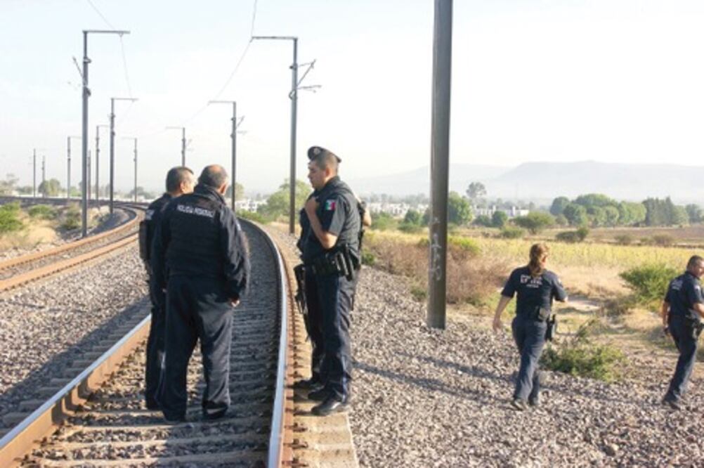 Sujetos armados asaltan tren