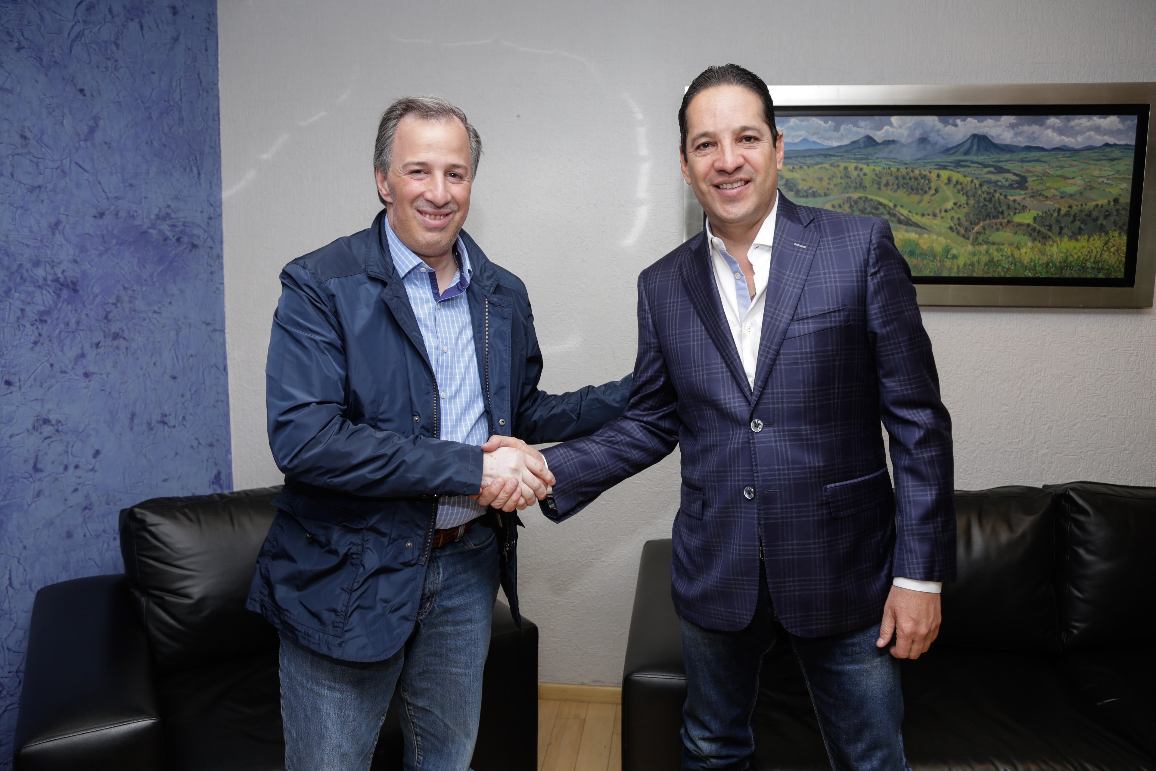 Gobernador se reúne con secretario de Hacienda