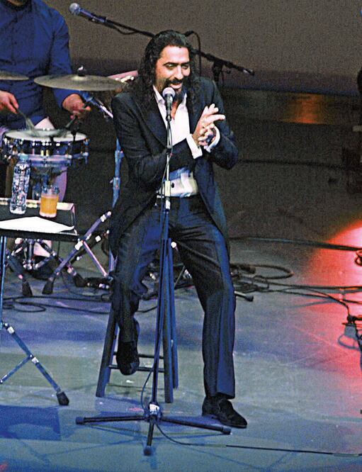 El cantante planea incluir a Vicente Fernández y Luis Miguel en el disco (CLASOS)