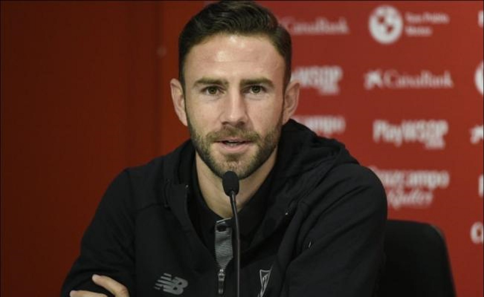 Miguel Layún, es presentado con el Sevilla
