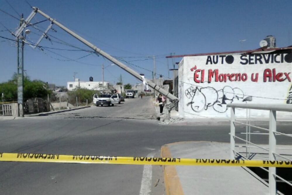 Percance vial deja sin luz a San José el Alto