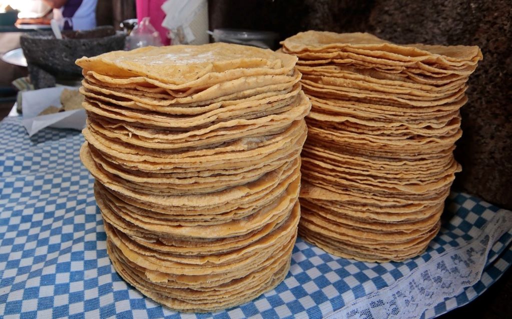 Ven desleal que tiendas de autoservicio vendan el kilo de tortilla en 14 pesos