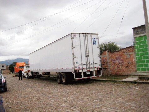 Policía Federal  ubica tráiler con reporte de robo