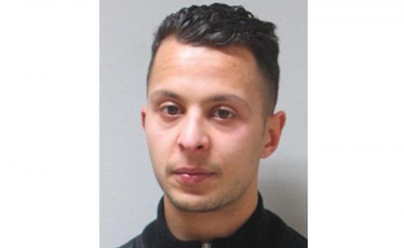Imagen facilitada por la Policía Federal de Bélgica del presunto yihadista que sobrevivió a los atentados terroristas de París, Salah Abdeslam, el 17 de noviembre de 2015 (Foto: EFE)