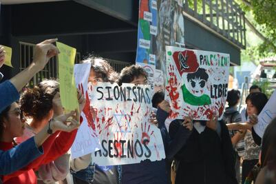 Denuncian detención tras protesta a favor de Palestina