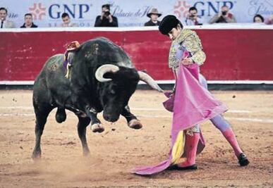 Adame, triunfador navideño