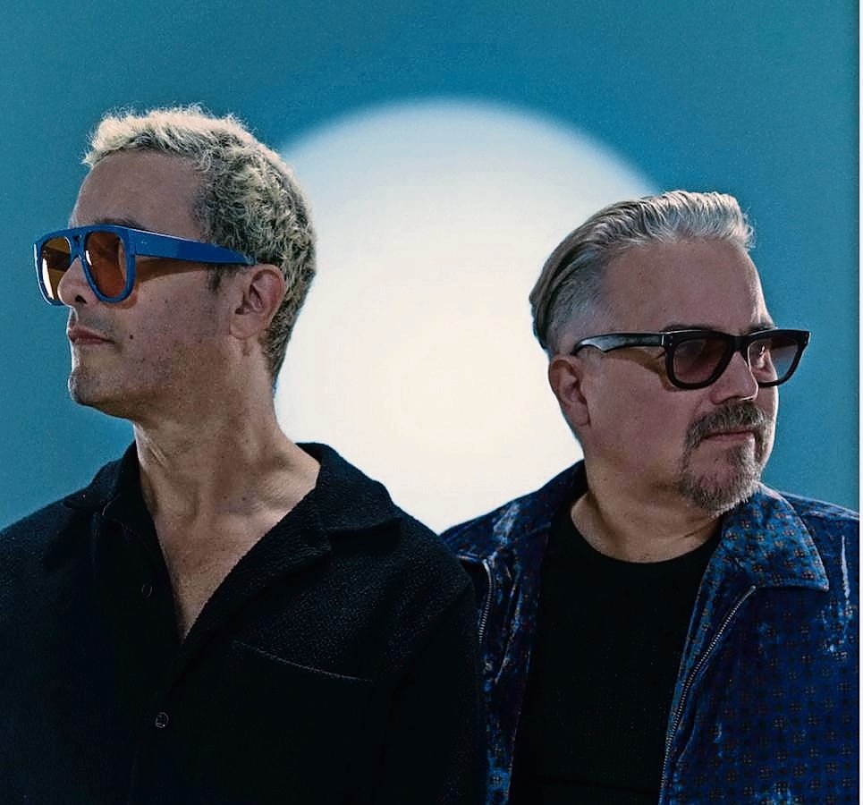 Los Amigos Invisibles regresan con un groove irresistible