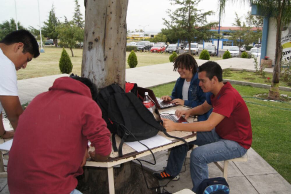 Sejuve usa Facebook para orientar a jóvenes 