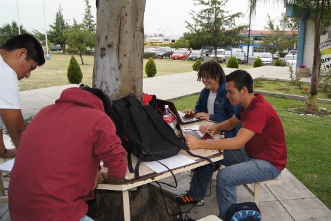 Sejuve usa Facebook para orientar a jóvenes