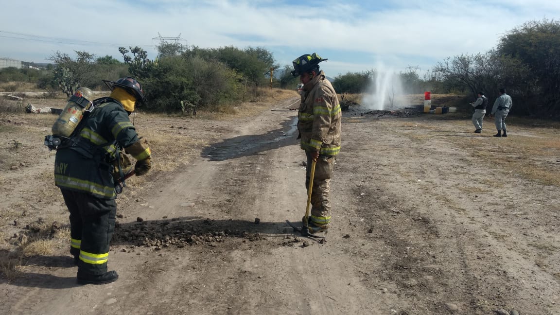 #Avance| Atienden fuga de hidrocarburos por toma clandestina en SJR