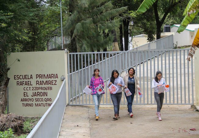 Como parte del programa de servicio social y voluntariado de la UAQ, 12 universitarios brindan talleres en la comunidad de El Jardín y La Florida. (ESPECIAL)