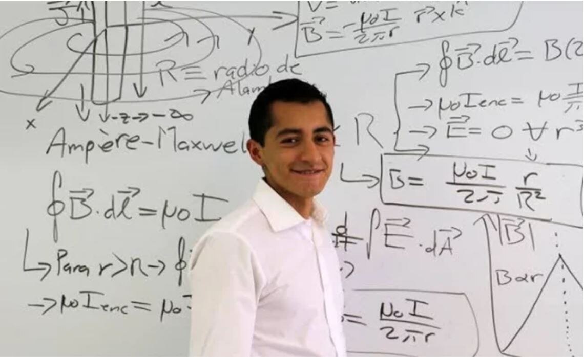 Estudiante mexicano es aceptado en 9 universidades de EU